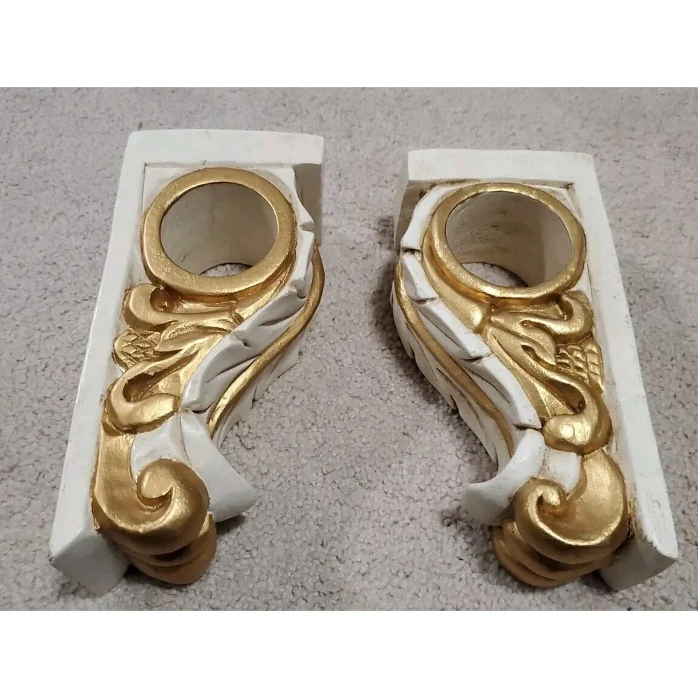 The Unbranded Brand vintage carved